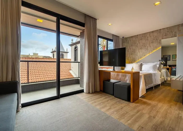 AION suítes 103 - Compacto e luxuoso Loft - Rooftop com piscina e academia - À poucos passos da praia