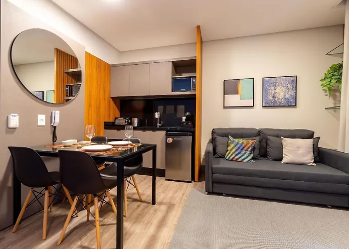AION suítes 103 - Compacto e luxuoso Loft - Rooftop com piscina e academia - À poucos passos da praia