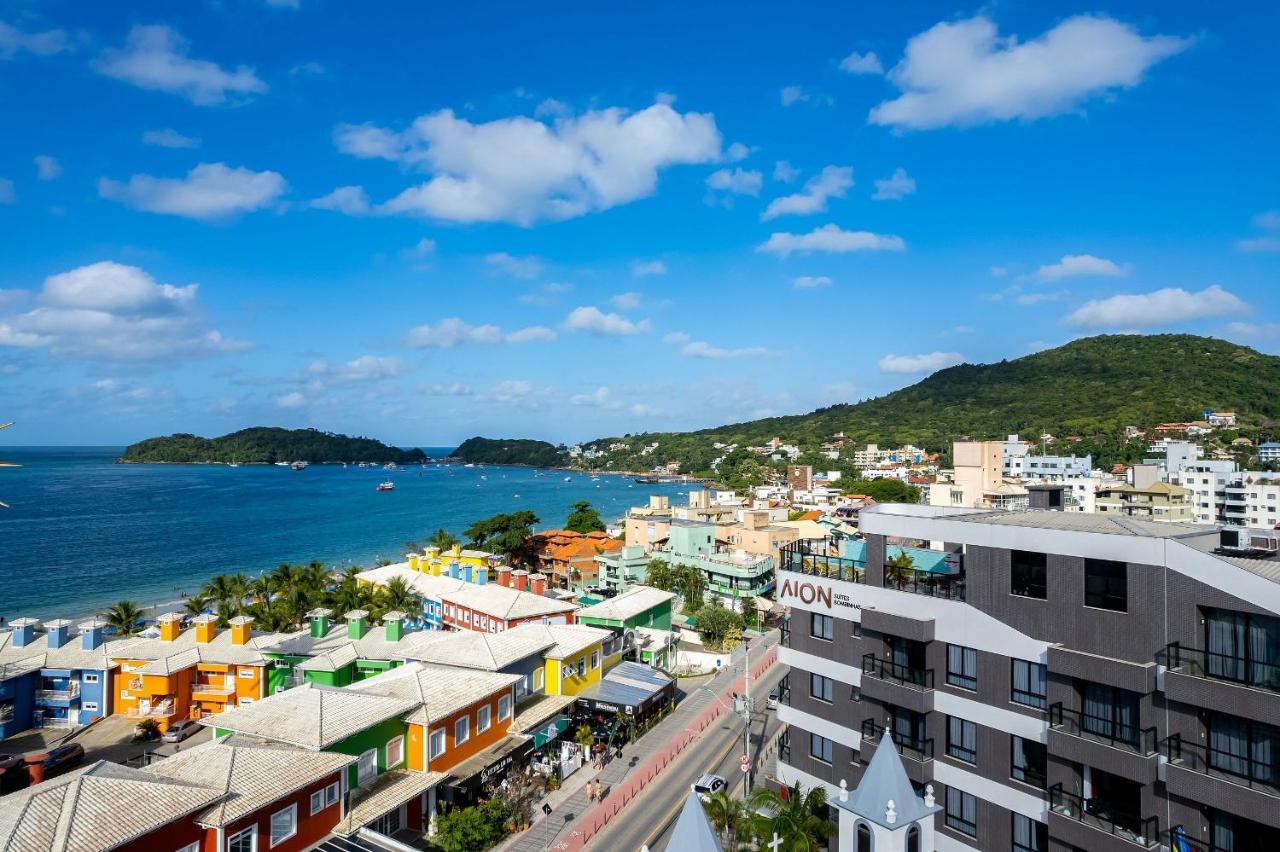Aion Suites: Luxe Loft With Rooftop Pool Near