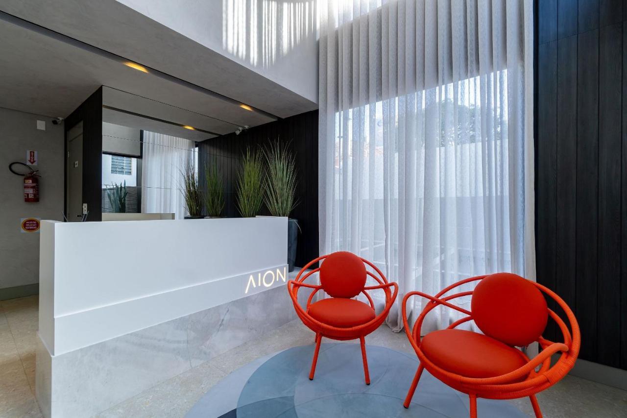 Aion Suites: Luxe Loft With Rooftop Pool Near