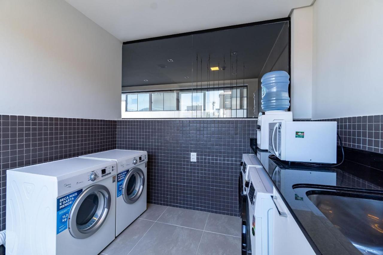 Aion Suites: Luxe Loft With Rooftop Pool Near Apartment Bombinhas